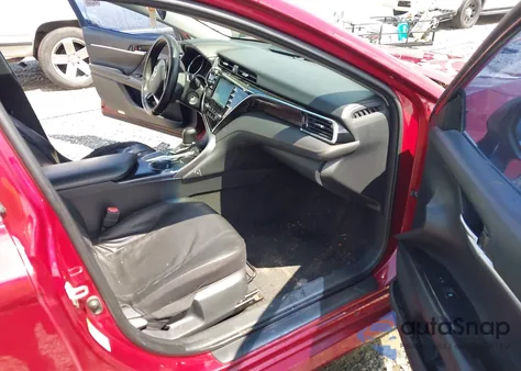 2018 Toyota Camry Le из США, поврежденный, VIN 4T1B11HK2JU612613